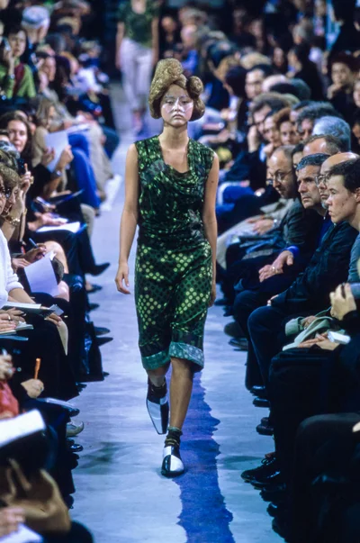 Look 16